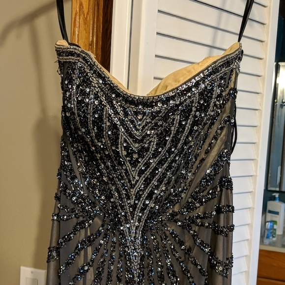 Prom dress - Picture 2 of 4
